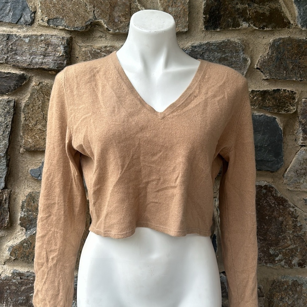 Reformation Knit Long Sleeve V-Neck Cropped Top in Tan One Size - Picture 2 of 9